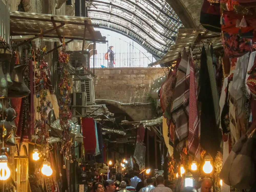 Überdachter Basar in der Altstadt von Jerusalem