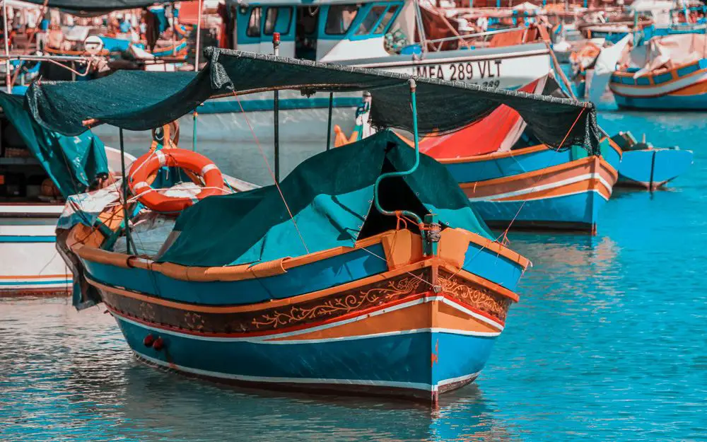 Typisches Luzzu Boot im Hafen von Marsaxlokk