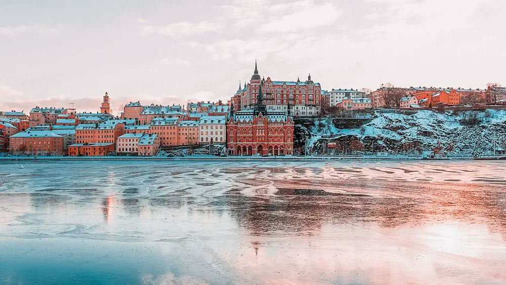 Zugefrorenes Meer in Stockholm im Winter