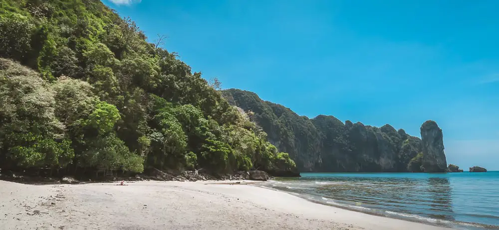 Strand an der Südküste von Thailand