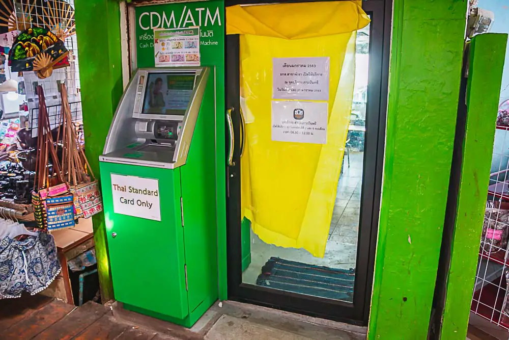 Geldautomat (ATM) in Panyee in Thailand