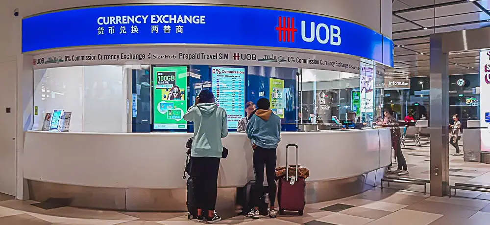 Wechselstube in Singapur im Flughafen Changi Wechselstube in Singapur im Flughafen Changi