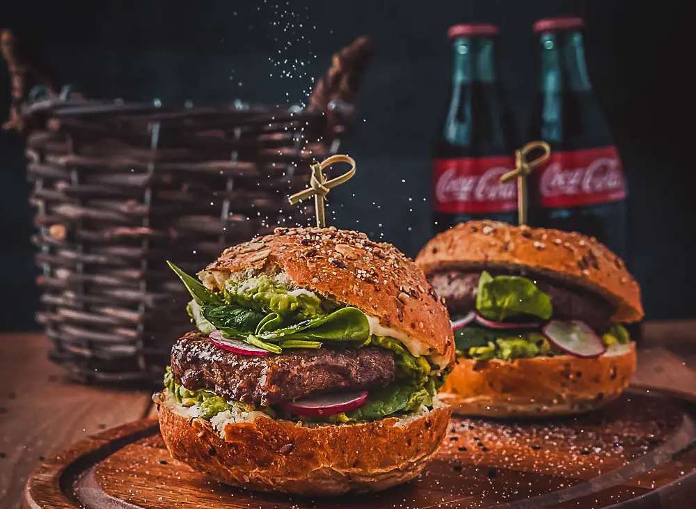 Burger und Coca Cola als Beispiel für amerikanisches Essen