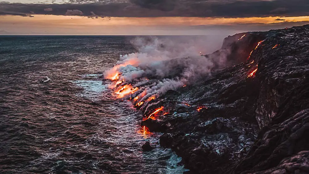 Lava an der Küste von Big Island in Hawaii, USA