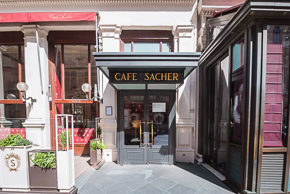 Cafe Sacher in Wien, Österreich Cafe Sacher in Wien, Österreich