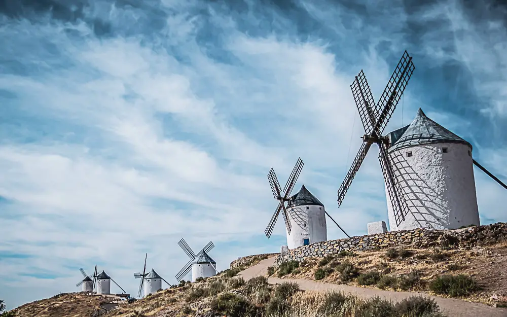 Windmühlen in Consuegra nahe Toledo in Spanien