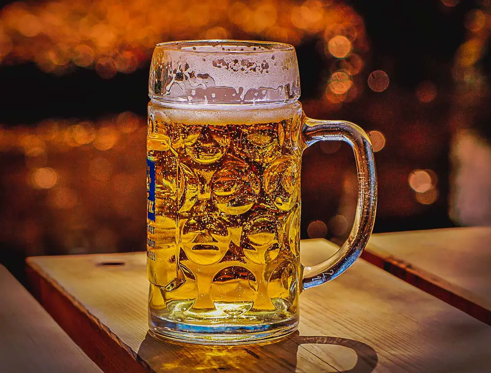 Ein Glas Bier als Symbol fur den Ballermann in Mallorca in Spanien