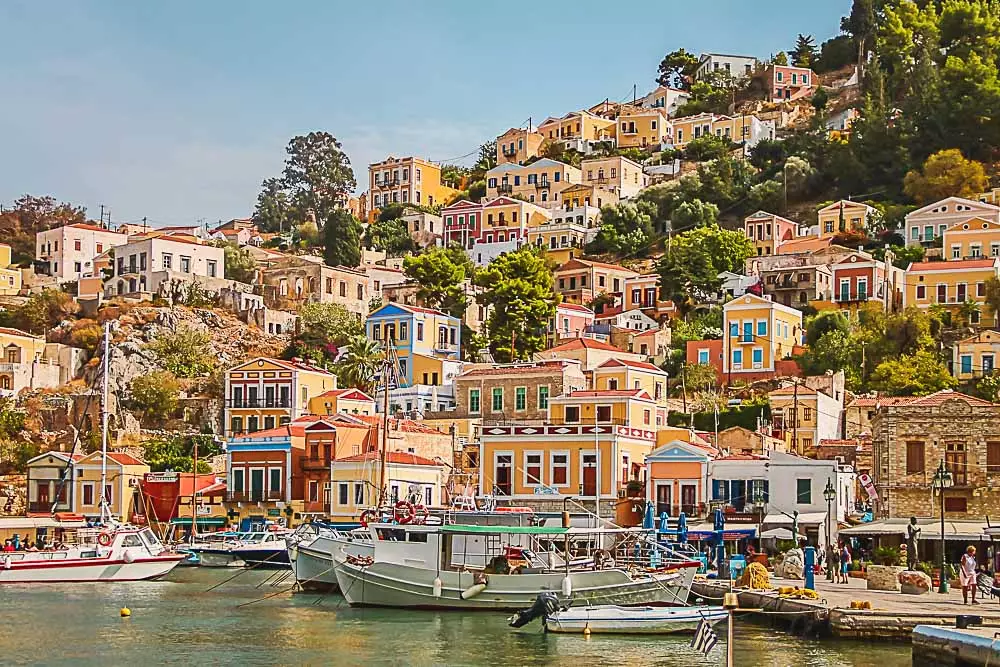 Hauser auf der Insel Symi in Griechenland