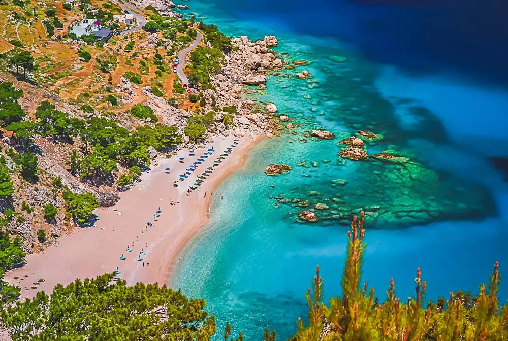 Meer an der Küste der Insel Karpathos in Griechenland