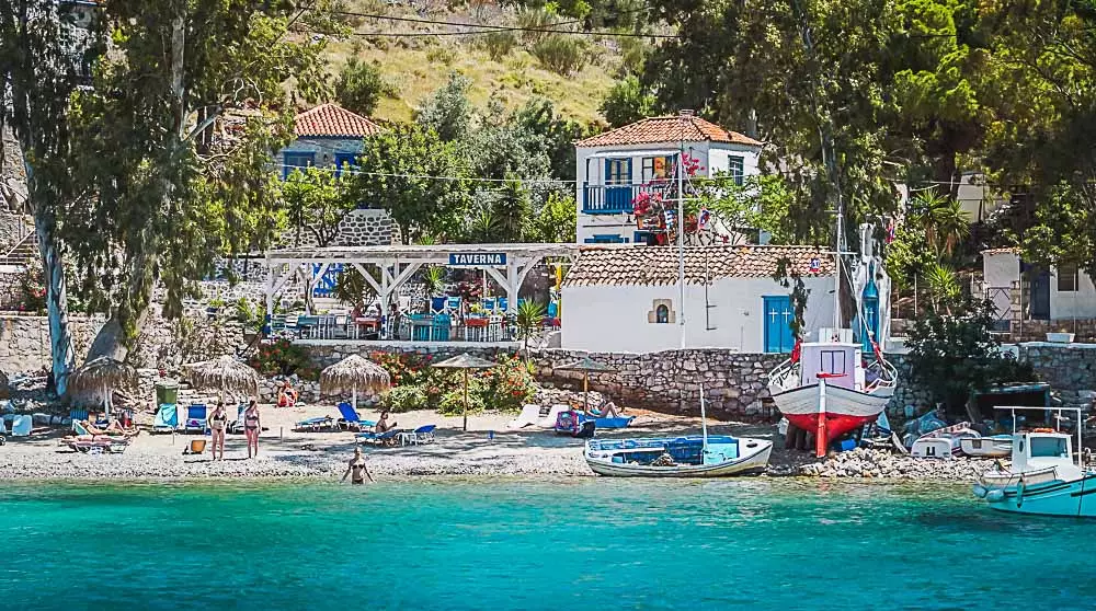 Strand auf der Insel Hydra in Griechenland