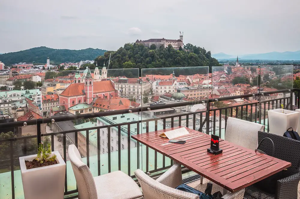 Ausblick auf Laibach vom Nebotičnik - Hochhaus in Slowenien