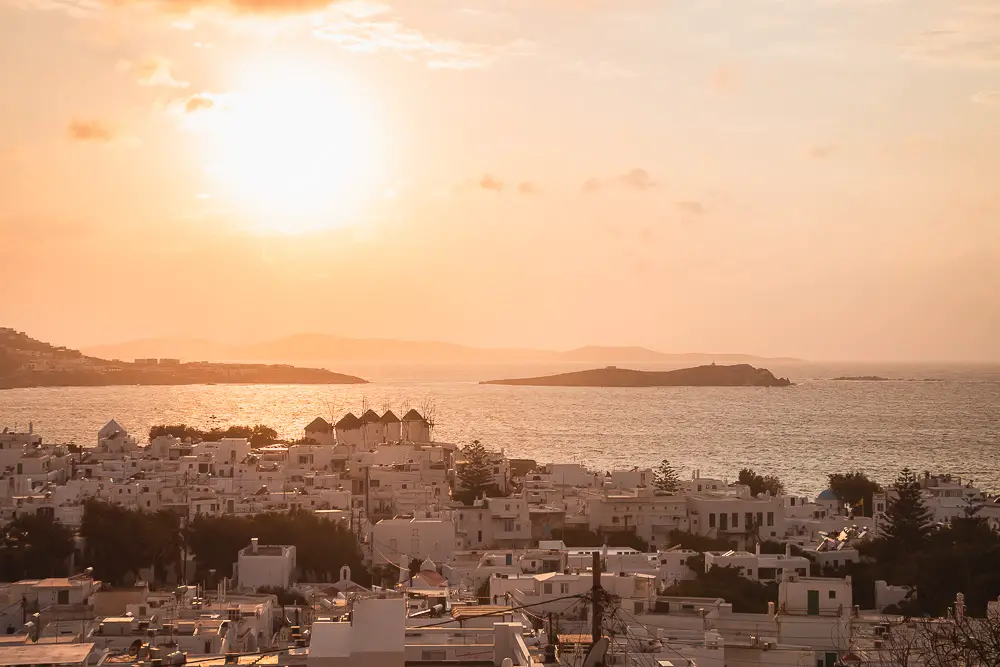 Sonnenuntergang in Mykonos in Griechenland Sonnenuntergang in Mykonos in Griechenland