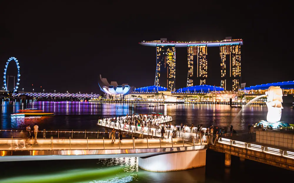 Marina Bay in der Nacht in Singapur