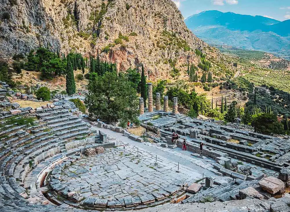 Theater von Delphi in Griechenland im Frühling