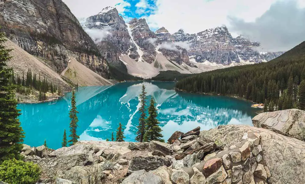 Moraine Lake im Banff Nationalpark in Alberta in Kanada Moraine Lake im Banff Nationalpark in Alberta in Kanada
