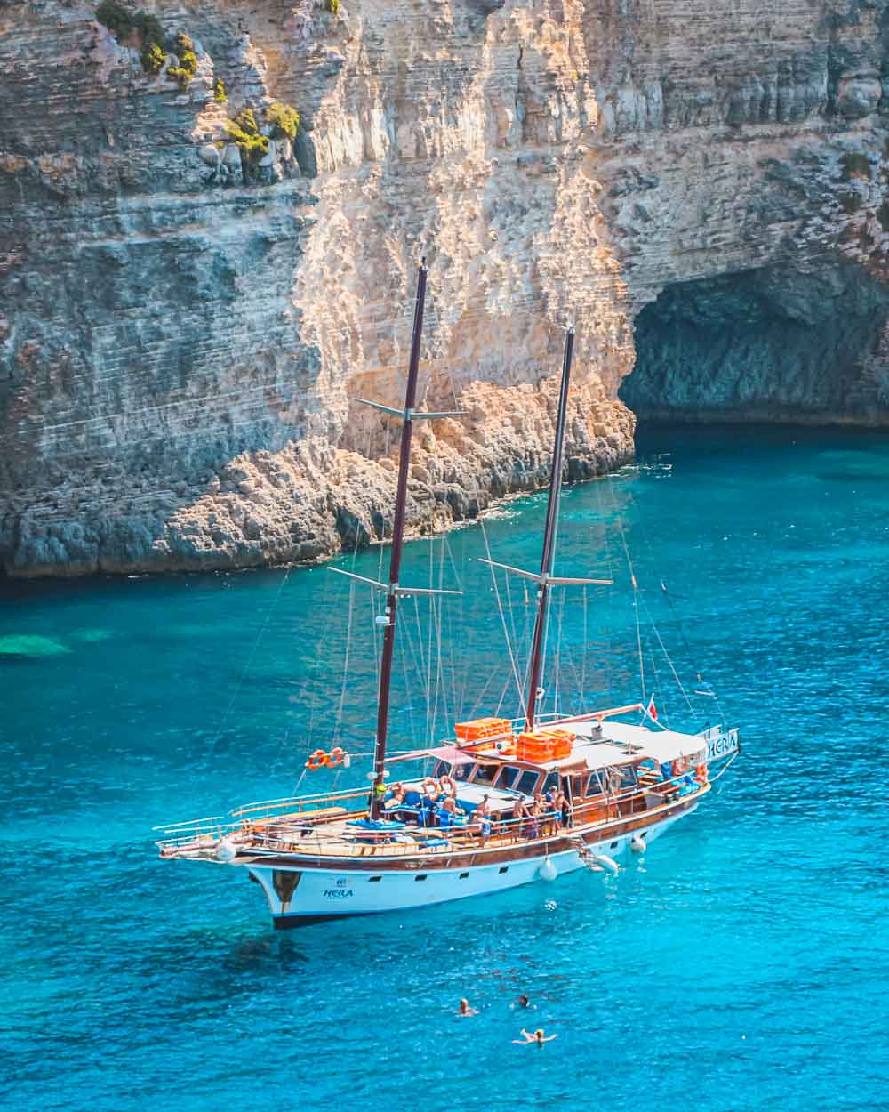 Segelschiff an der Küste von Malta