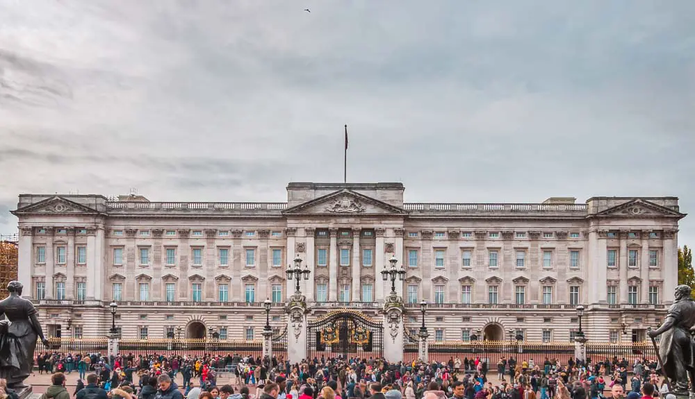 Buckingham Palace in London England im Vereinigten Königreich