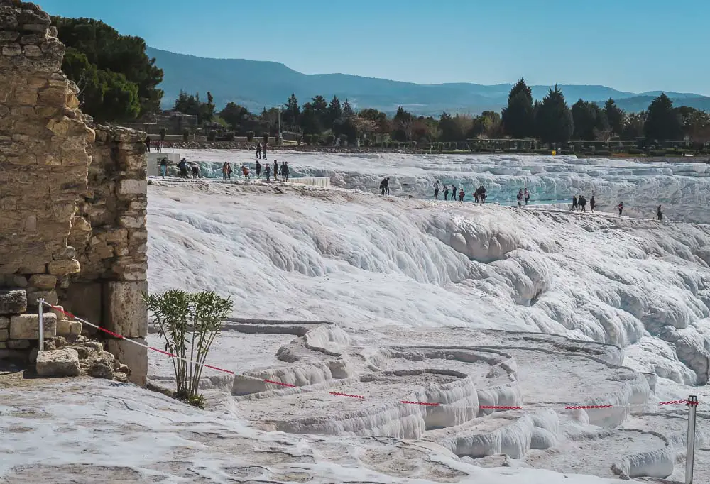 Kalkterrassen in Pamukkale in der Türkei