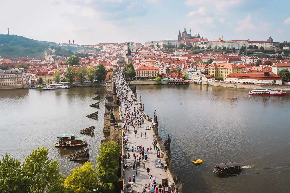 Karlsbrücke in Prag in Tscheschien