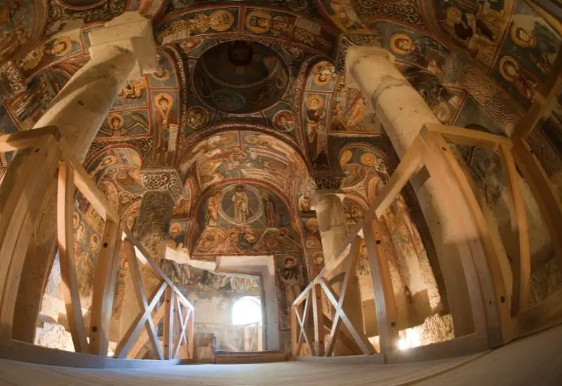 Karanlik Kirche im Göreme Nationalpark Kappadokien Türkei