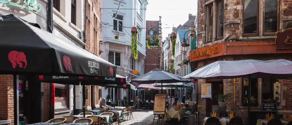 Ist Trinkgeld in Belgien üblich und wie viel gibt man?
