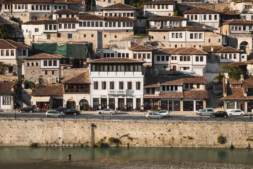 Osmanische Häuser in Berat in Albanien Osmanische Häuser in Berat in Albanien