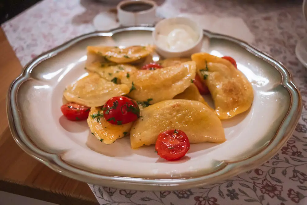 Pierogi in einem Restaurant in Polen