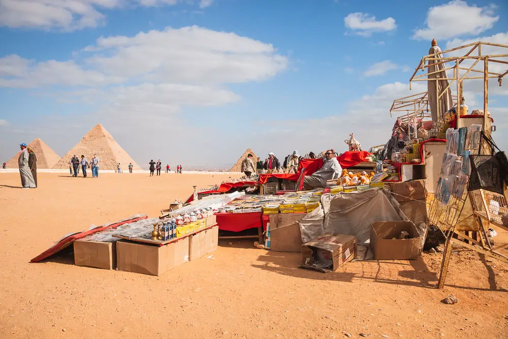 Händler Pyramiden von Gizeh in Kairo Ägypten