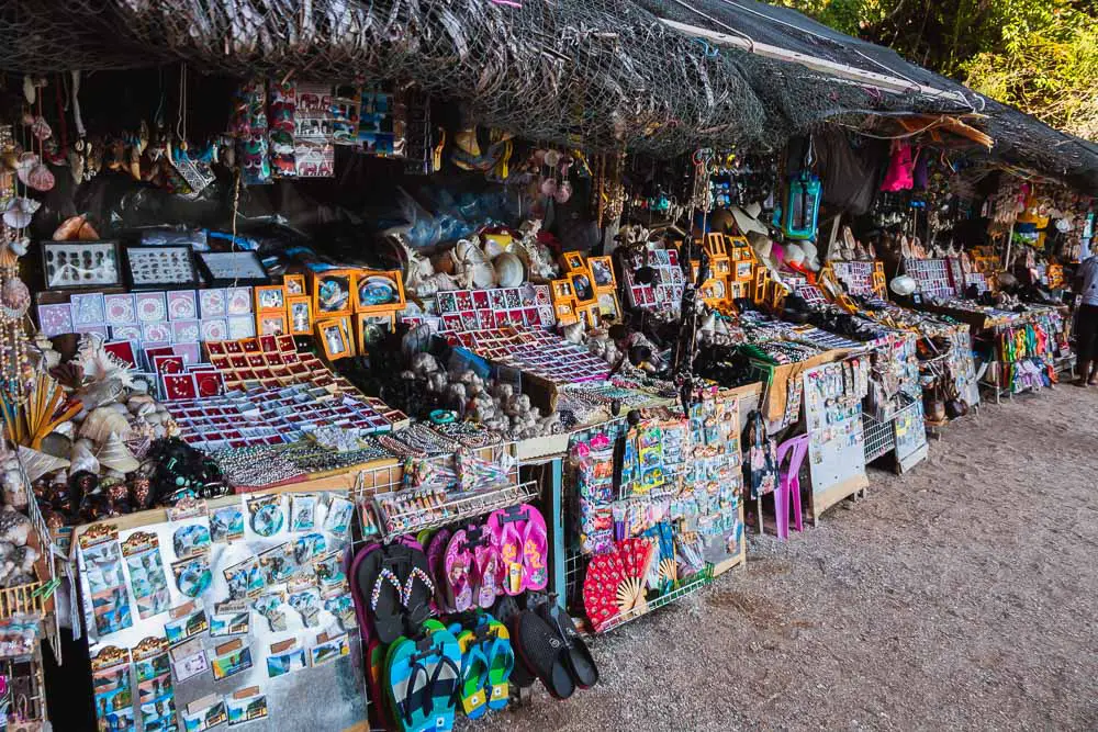 Laden mit Souvenirs in Thailand Laden mit Souvenirs in Thailand
