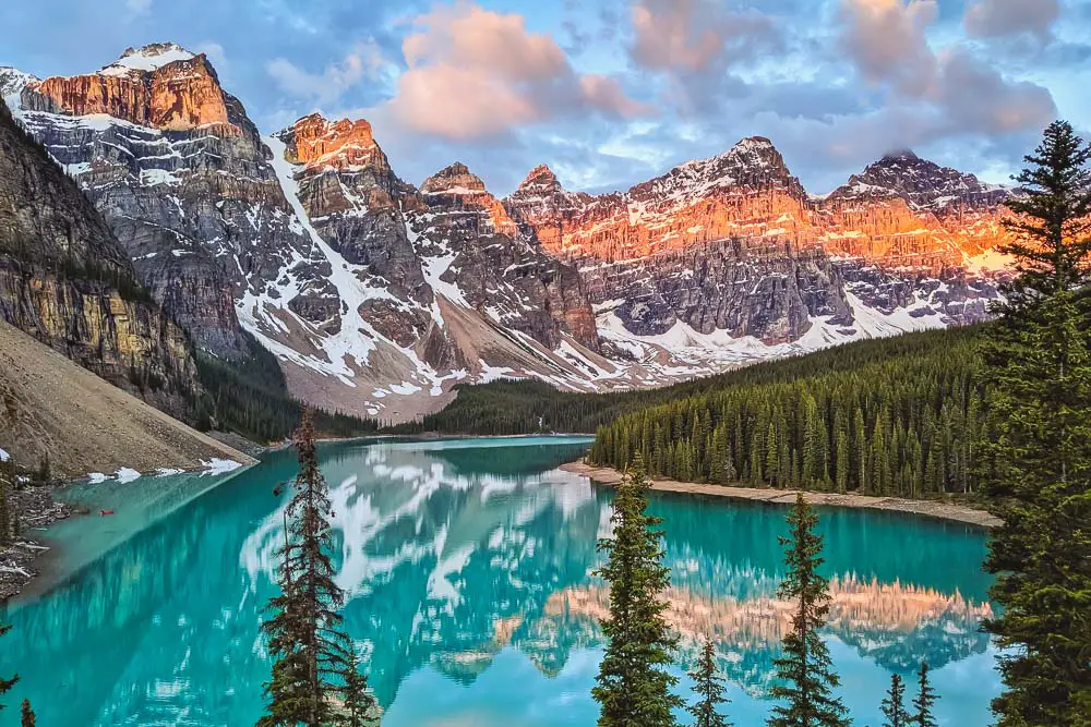 Moraine Lake See im Banff-Nationalpark in Alberta Kanada Moraine Lake See im Banff-Nationalpark in Alberta Kanada