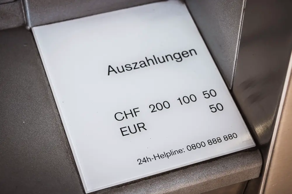 Terminal von einem Geldautomaten in der Schweiz
