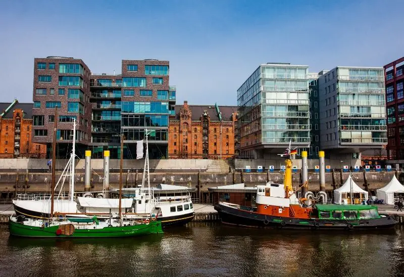 Traditionsschiffhafen Sandtorhafen in Hamburg in Deutschland