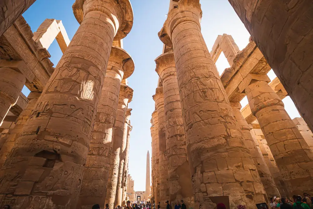 Säulen im Karnak Tempel in Luxor in Ägypten