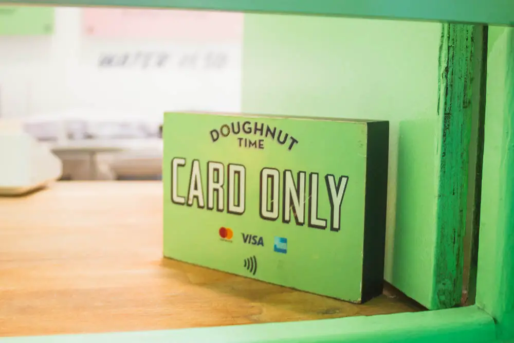 Card Only Hinweissschild im Vereinigten Königreich Card Only Hinweissschild im Vereinigten Königreich