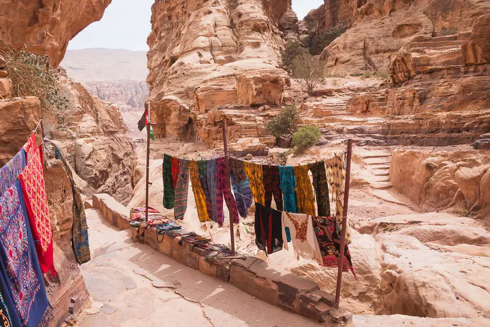 Souvenirs in den Ruinen von Petra in Jordanien