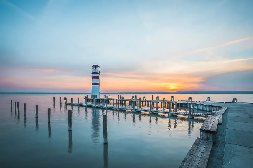 Leuchtturm am Neusiedlersee in Österreich