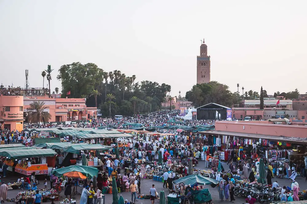 Jemaa al Fna Platz in Marrakesch in Marokko