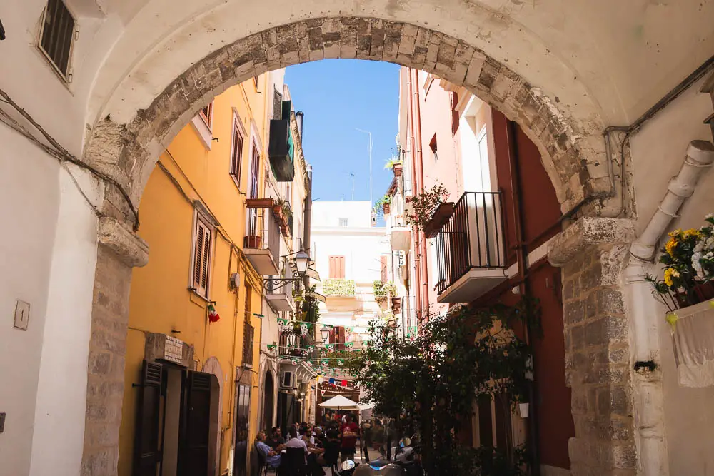 Gasse in Bari Vecchia Altstadt von Bari in Italien