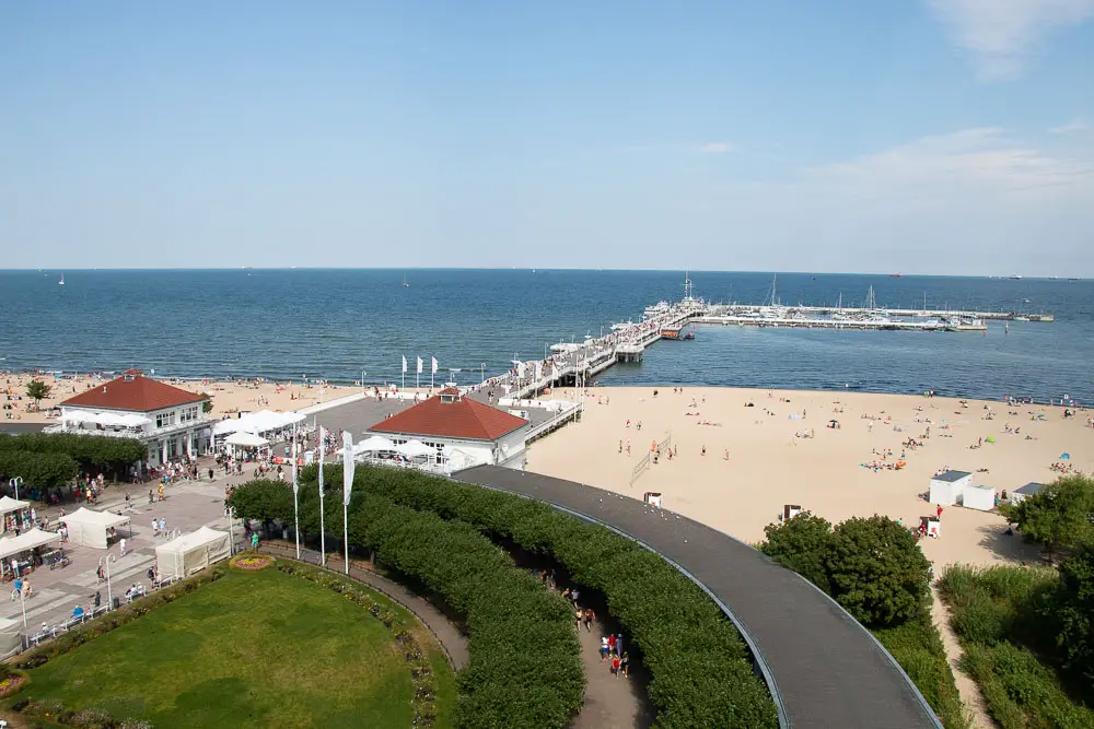 Blick auf den Strand in Sopot in Polen