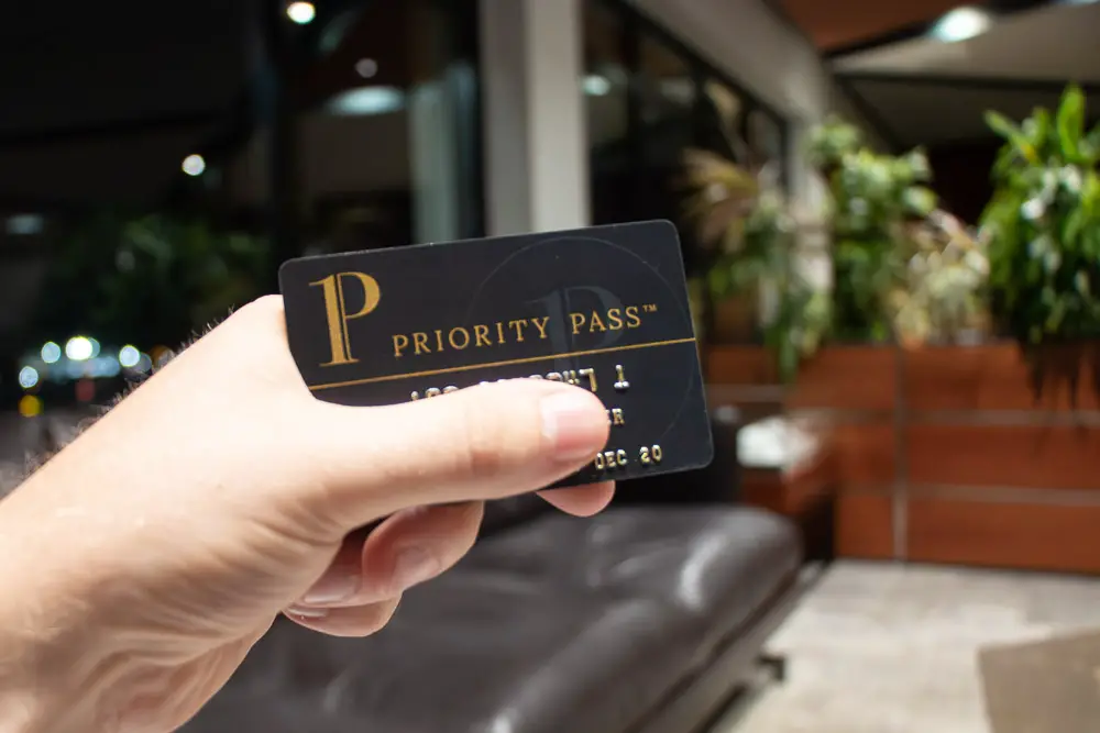 Priority Pass Karte auf einem Bild Priority Pass Karte auf einem Bild