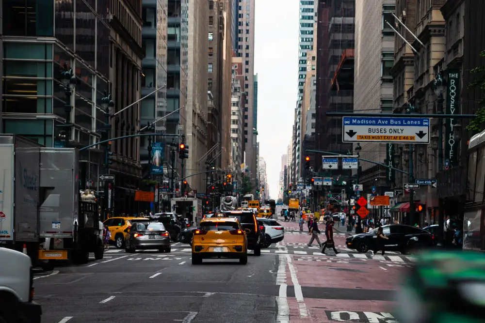 Straße in Manhattan in New York in den USA Straße in Manhattan in New York in den USA