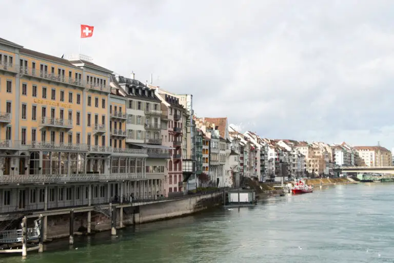 Bezahlen in der Schweiz mit Karte, Euro & ohne Gebühren