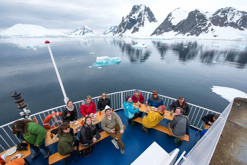 Passagiere der Ocean Novaa von Antarctica21 in der Antarktis Passagiere der Ocean Novaa von Antarctica21 in der Antarktis