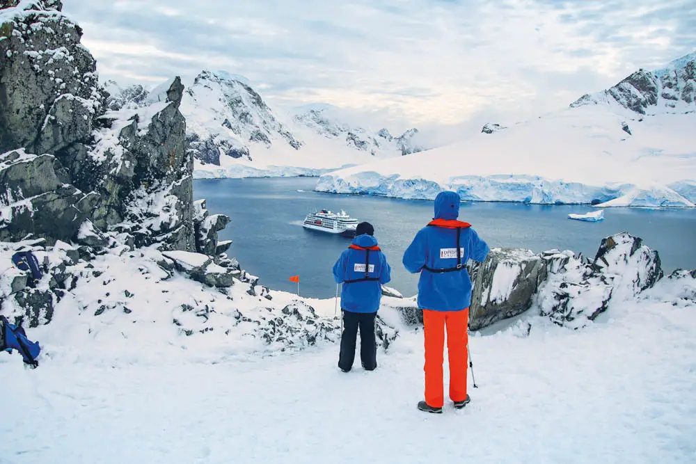 Hapag-Lloyd HANSEATIC Expeditionsschiff Anlandung in der Antarktis Hapag-Lloyd HANSEATIC Expeditionsschiff Anlandung in der Antarktis