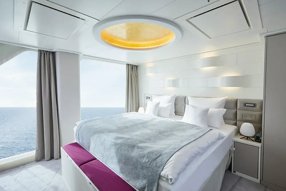 Hapag-Lloyd Cruises HANSEATIC spirit Grand Suite Schlafzimmer Hapag-Lloyd Cruises HANSEATIC spirit Grand Suite Schlafzimmer