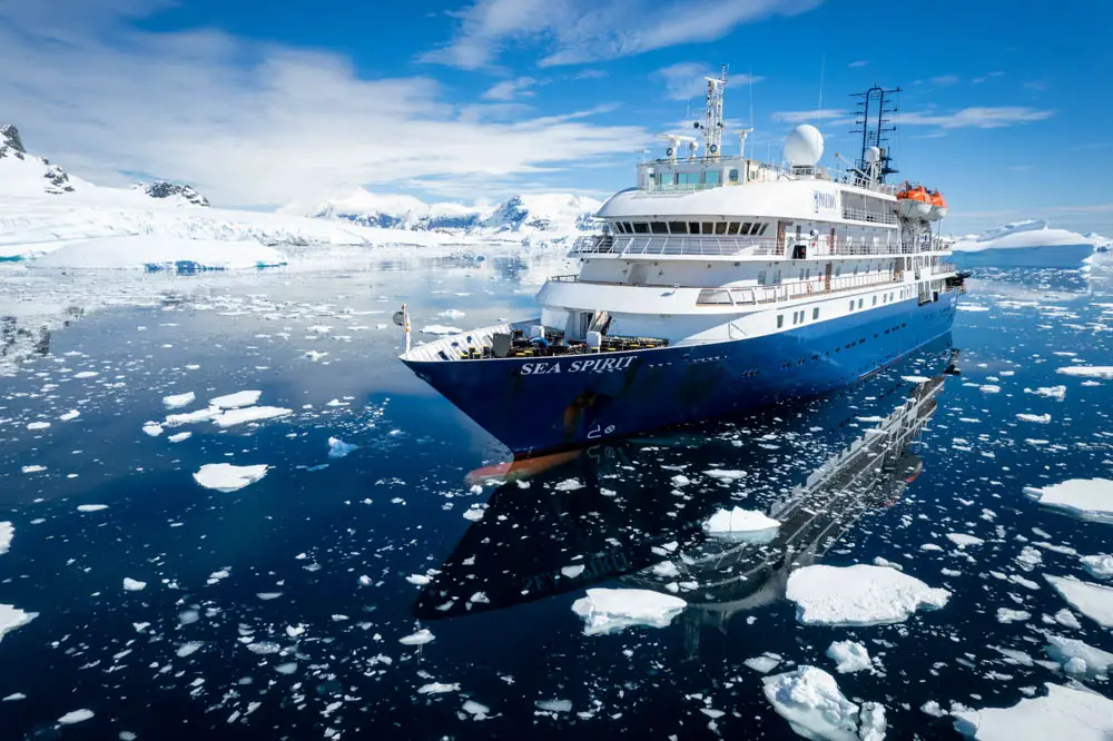MV Sea Spirit von Poseidon Expeditions in der Antarktis MV Sea Spirit von Poseidon Expeditions in der Antarktis
