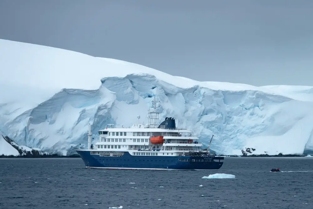 Schiff MV Hondius in der Antarktis